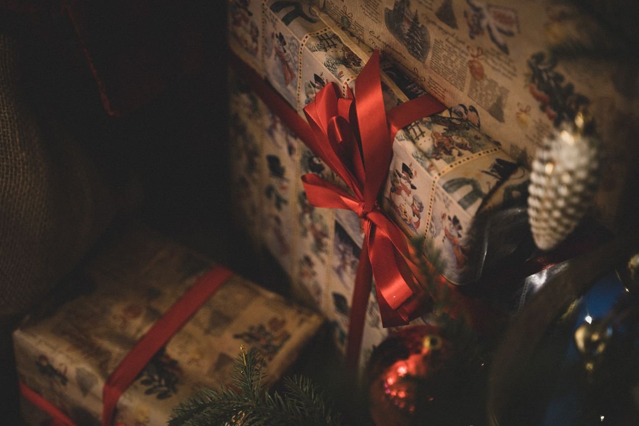 Gift guide ideas idea: Food, Drink, and Hamper Gift Ideas