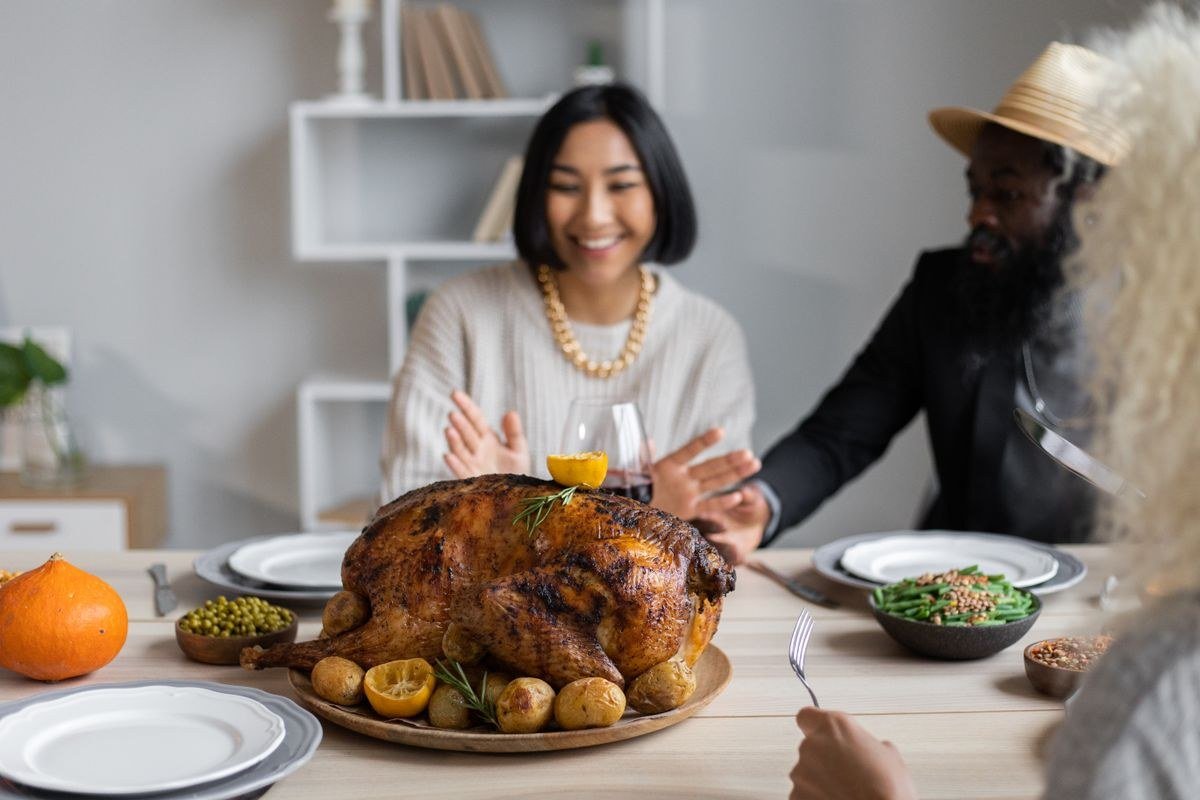 Timeline checklist for setting up the perfect Thanksgiving kids table